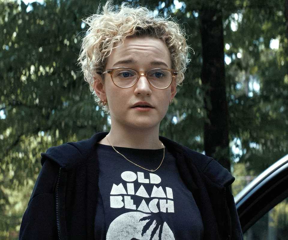 Weapons-Julia-Garner