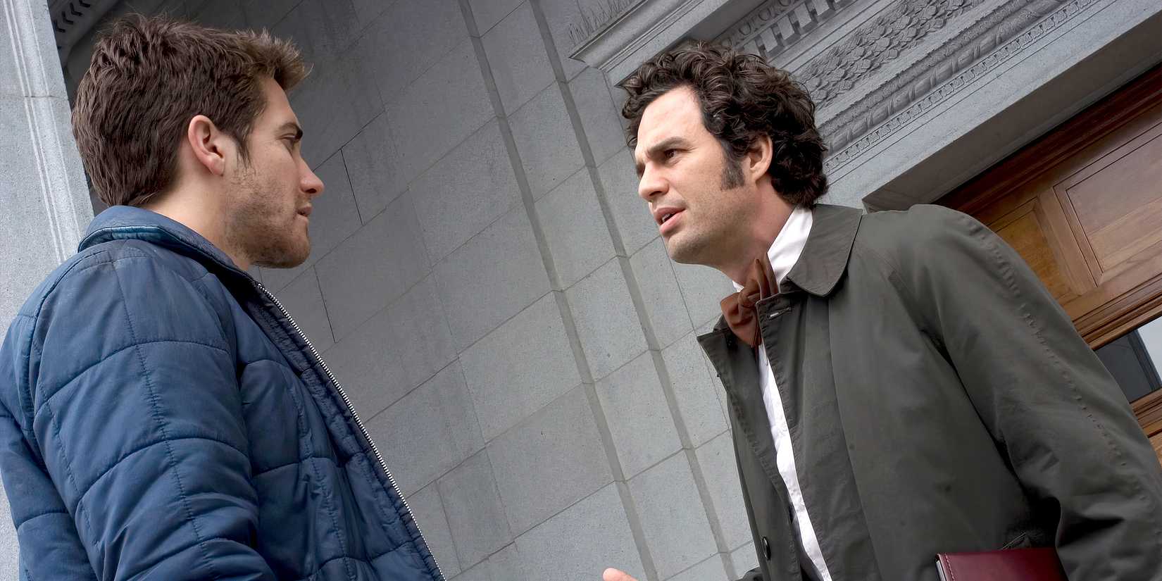 Robert Graysmith talking to Inspector David Toschi.