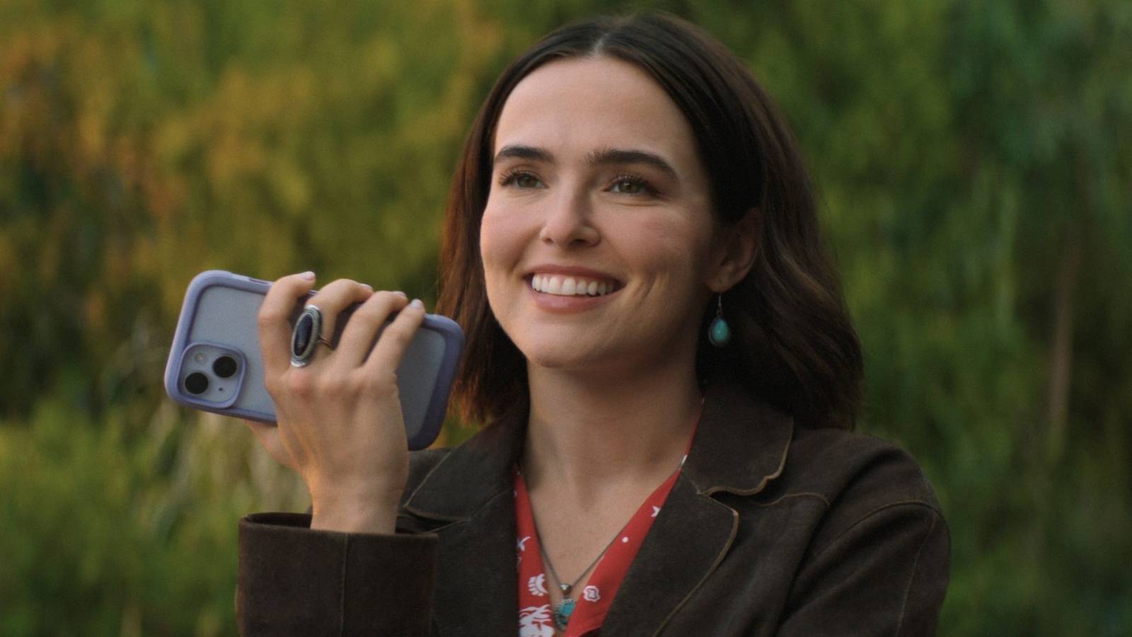 Zoey Deutch in Voicemails for Isabelle