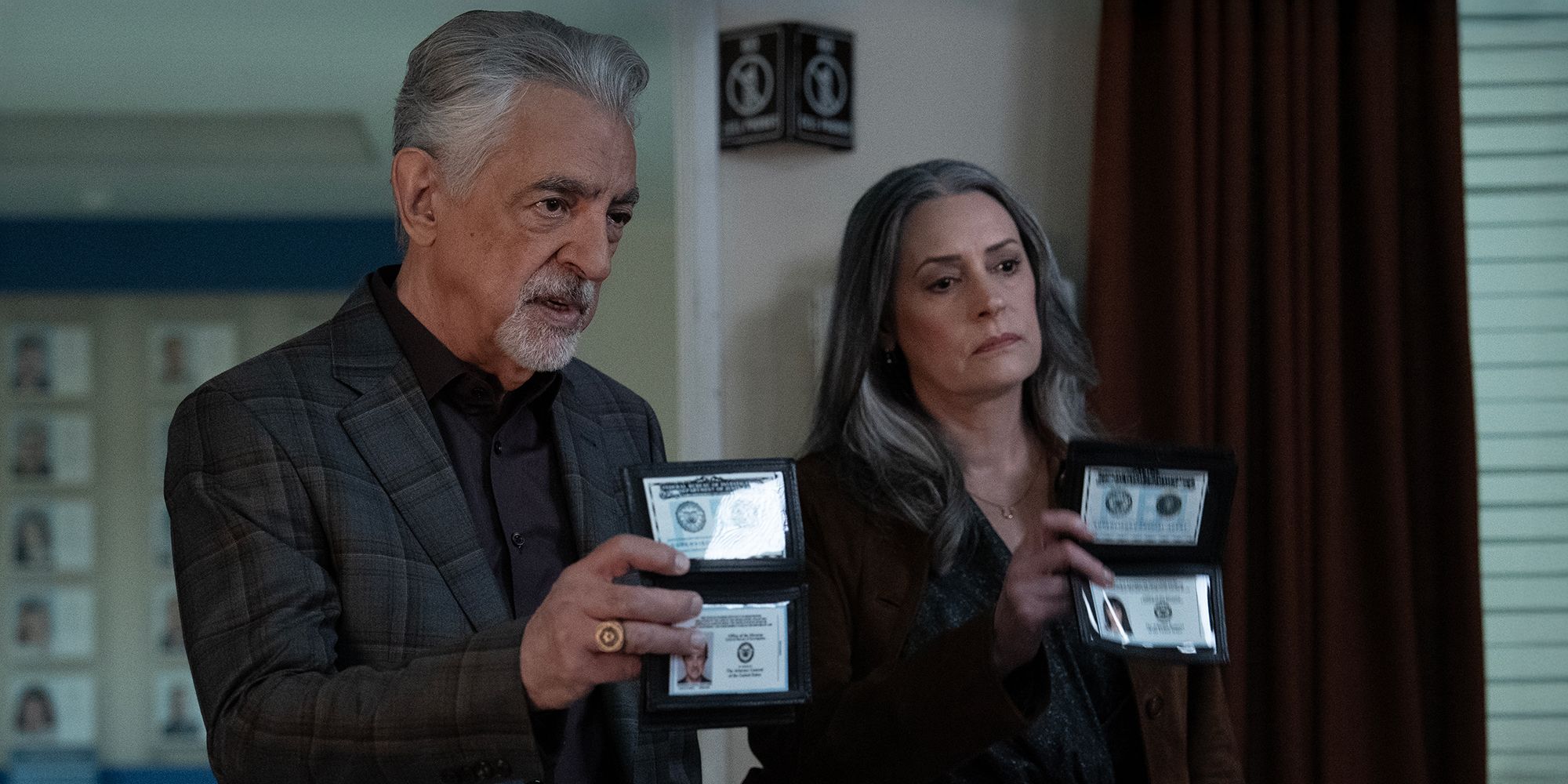 Paget Brewster and Joe Mantegna in Criminal Minds