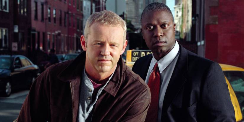 Mike Olshansky (David Morse) and Marcellus Washington (Andre Braugher) in 'Hack'