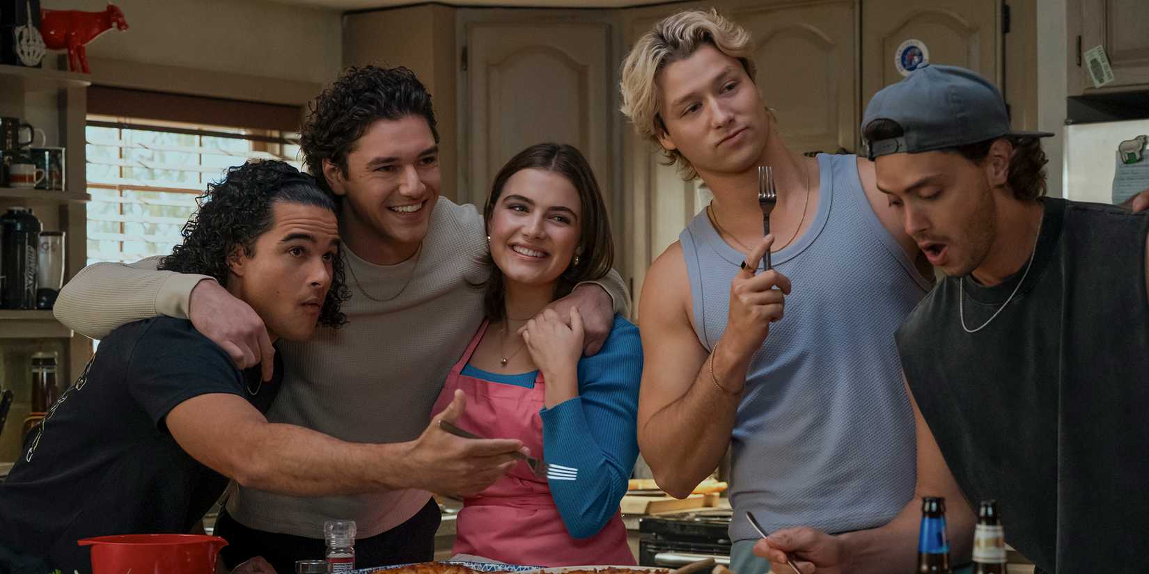 Belmot Cameli, Antonio Cipriano, Stephen Kalyn, Jalen Thomas Brooks, and Ella Bright in Off Campus
