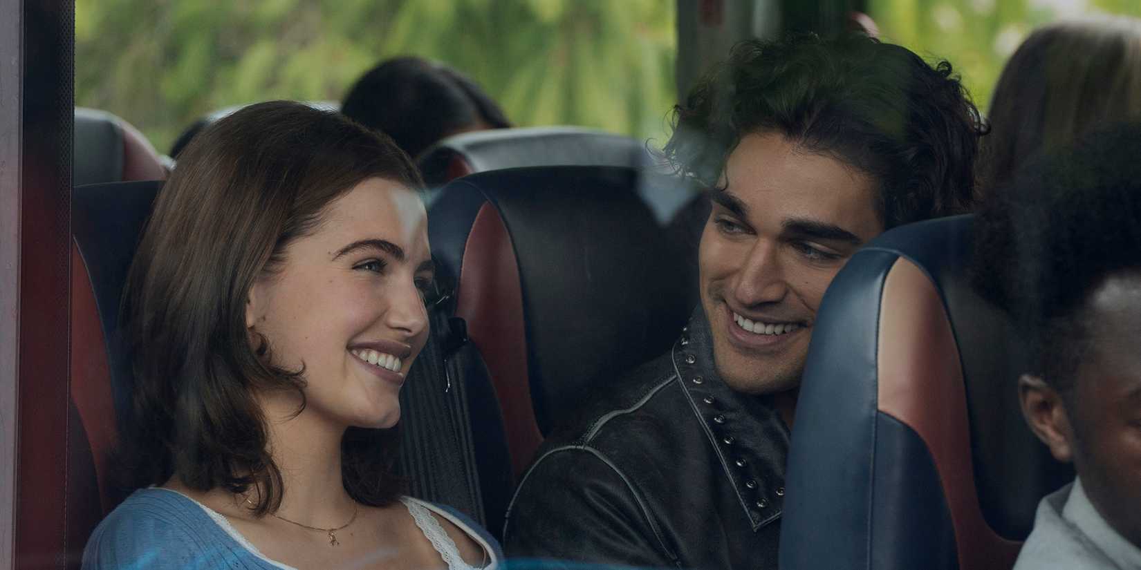 Ella Bright and Josh Heuston in Off Campus