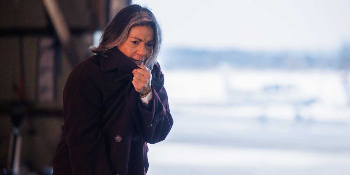 Sheriff Country - Eva Santos (Rachel Ticotin) radios for assistance
