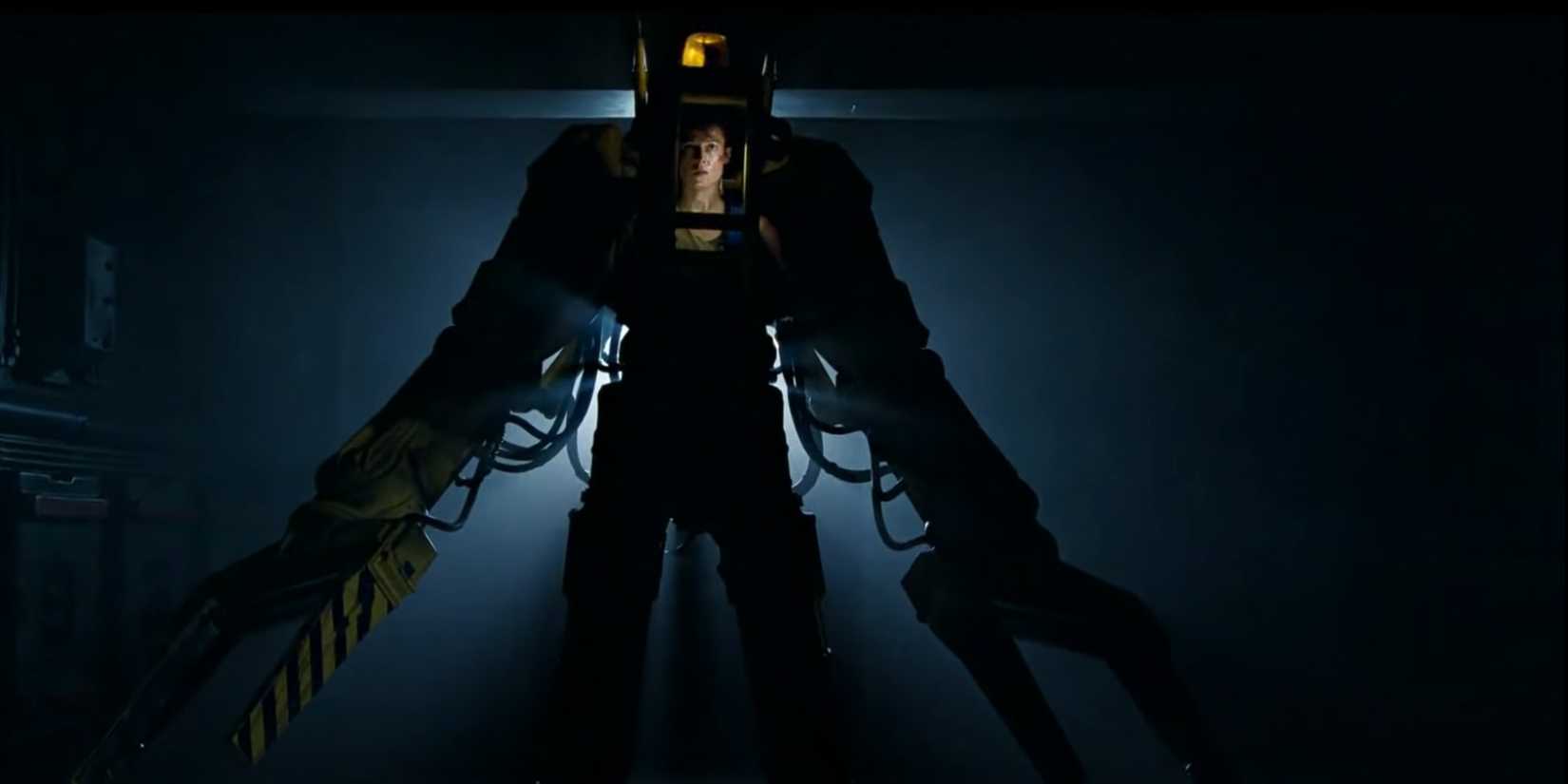 Sigourney Weaver riding a mech suit in 'Aliens' (1986)