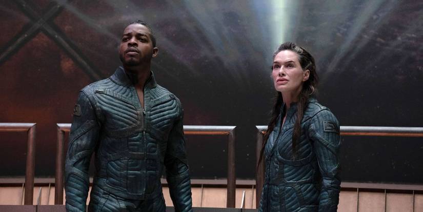 Stephan James e Lena Headey em Beacon 23