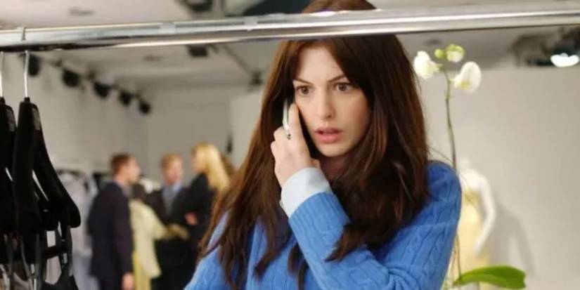 Andy Sachs (Anne Hathaway) on the phone in 'The Devil Wears Prada'