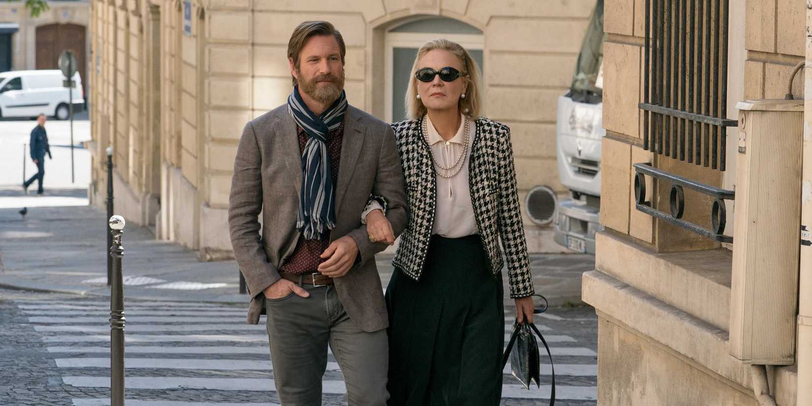 Aaron Eckhart walking through Paris in 'The Romanoffs'