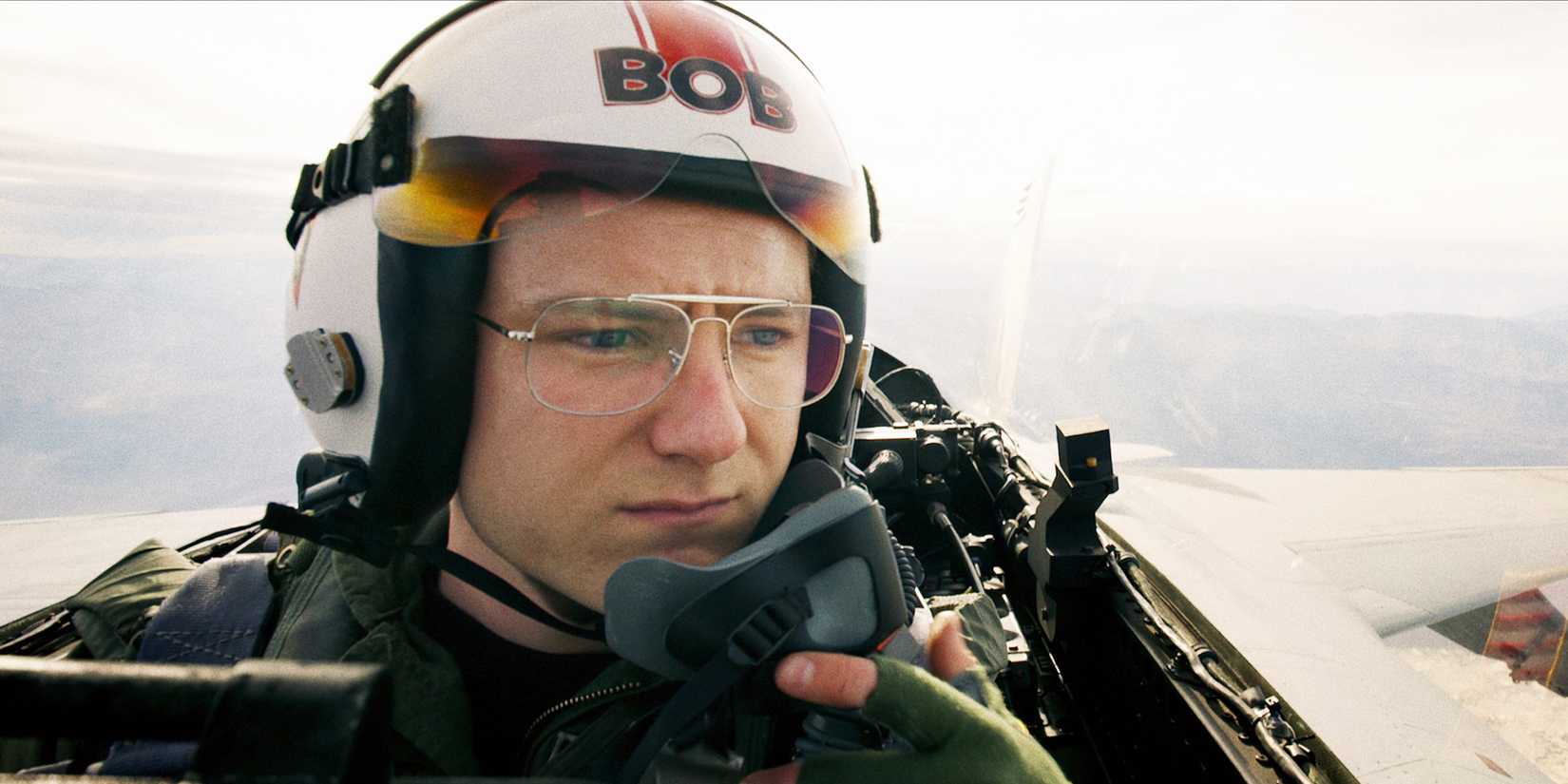 top-gun-maverick-lewis-pullman