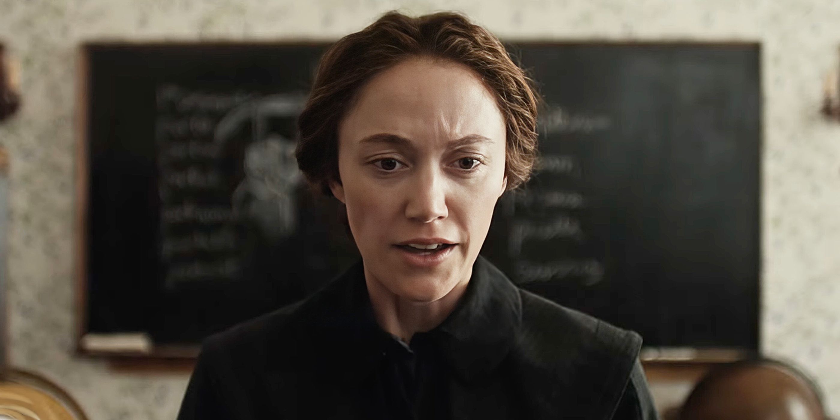 Maika Monroe's Unhinged Victorian Slasher Masterpiece Will Have You ...