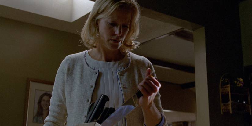 anna-gunn-as-skyler-knife-breaking0bad
