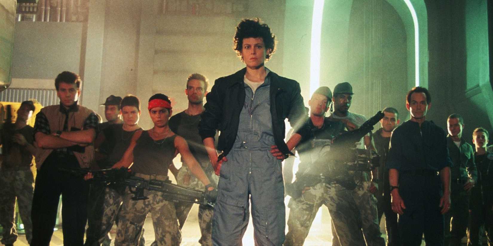 ALIENS, from left: Bill Paxton, Paul Reiser, Trevor Steedman, Cynthia Scott, Jenette Goldstein, Michael Biehn, Sigourney Weaver, Mark Rolston, Ricco Ross, Daniel Kash, Lance Henrikson, William Hope, Colette Hiller, Al Matthews, 1986, TM & Copyright © 20th Century Fox Film Corp. All rights reserved. /Courtesy Everett Collection