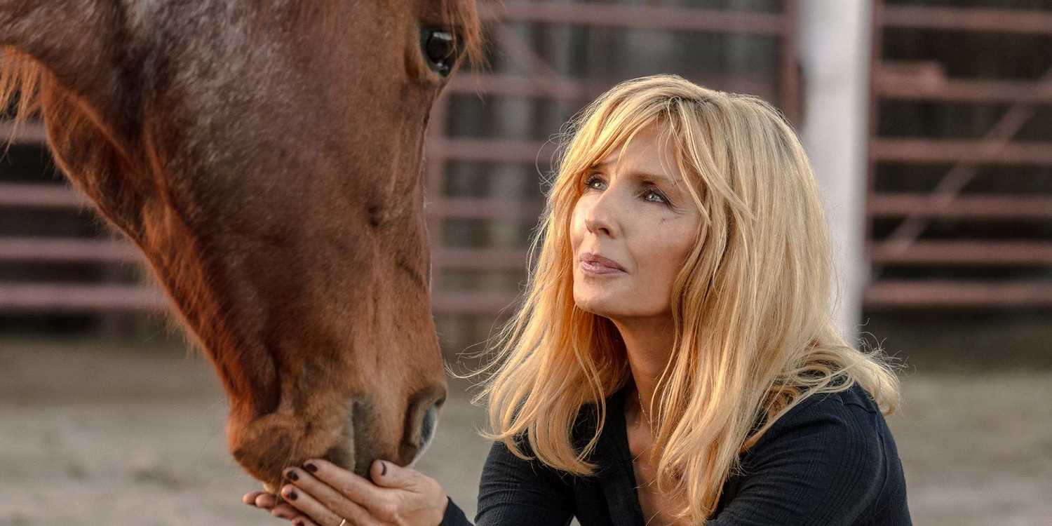 Beth Dutton (Kelly Reilly) with a horse in 'Dutton Ranch'
