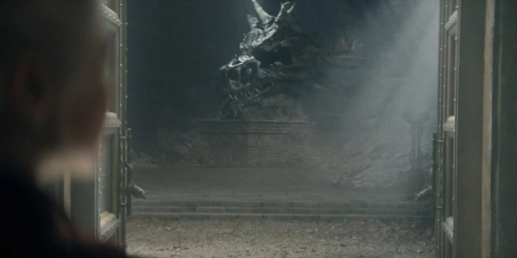 Meraxes' skull in Dragonstone
