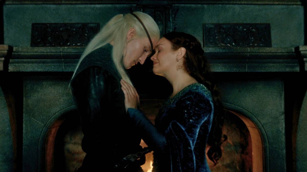'House of the Dragon' Stars React to THAT Season 3 Premiere Kiss: "He's the Daddy Now" [Exclusive]