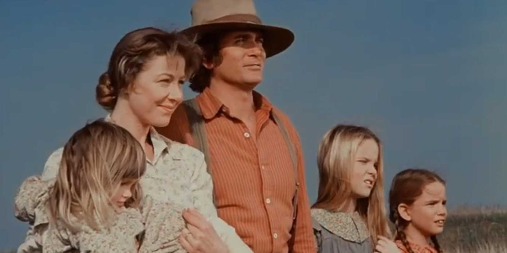 Carrie (Lindsay and Sidney Greenbush), Caroline (Karen Grassle), Charles (Michael Landon), Mary (Melissa Sue Anderson), and Laura Ingalls (Melissa Gilbert) on the open prairie on 'Little House on the Prairie'