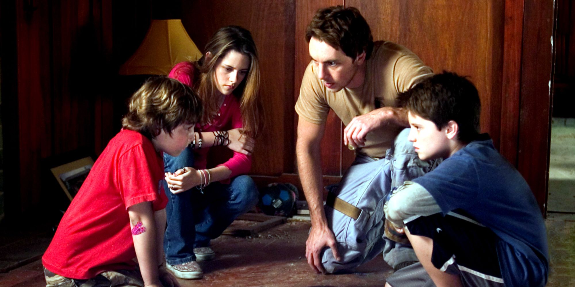 ‘Star Wars’ Meets ‘Jumanji’ in Jon Favreau's 101-Minute Sci-Fi Movie image