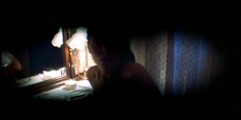 POV of Michael looking at sister in opening of 'Halloween' (1978)
