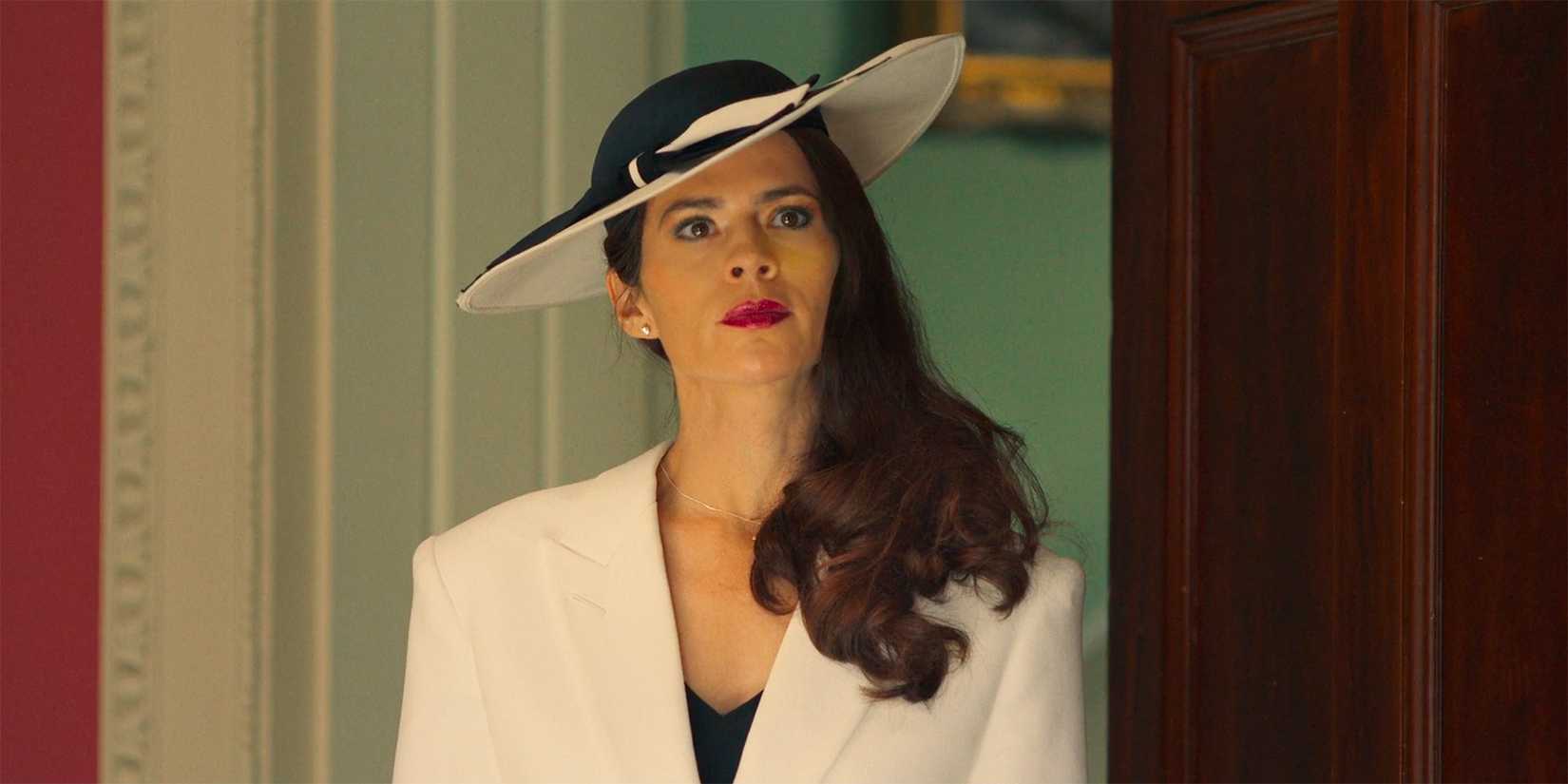 Hayley Atwell as Helen in Rivals Season 2