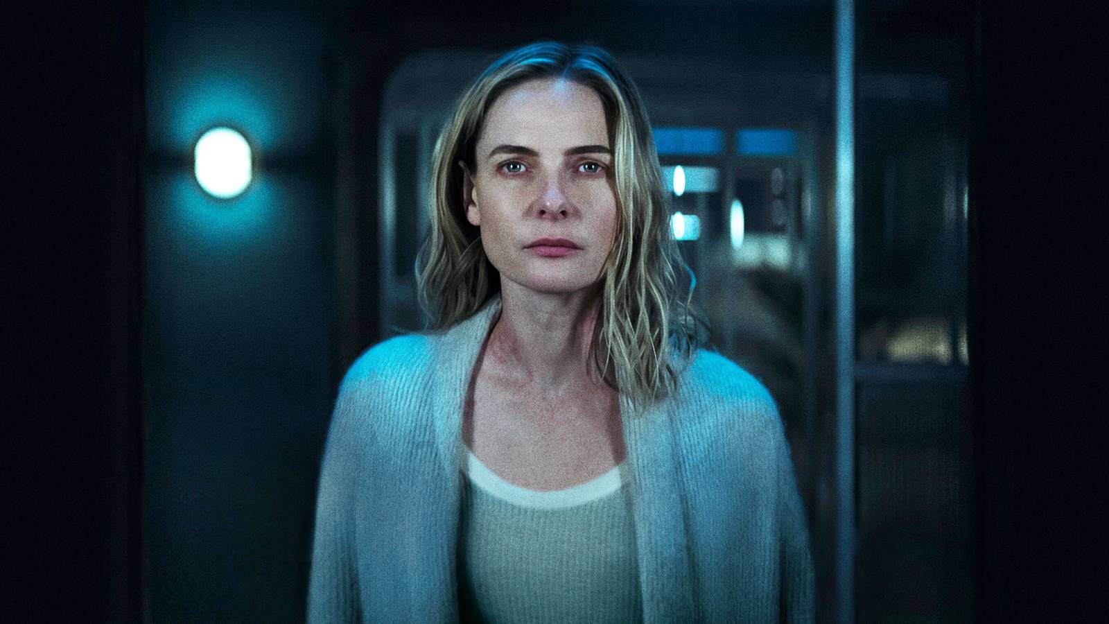 La obra de arte de ciencia ficción de Rebecca Ferguson regresa oficialmente esta semana La obra de arte de ciencia ficción de Rebecca Ferguson regresa oficialmente esta semana