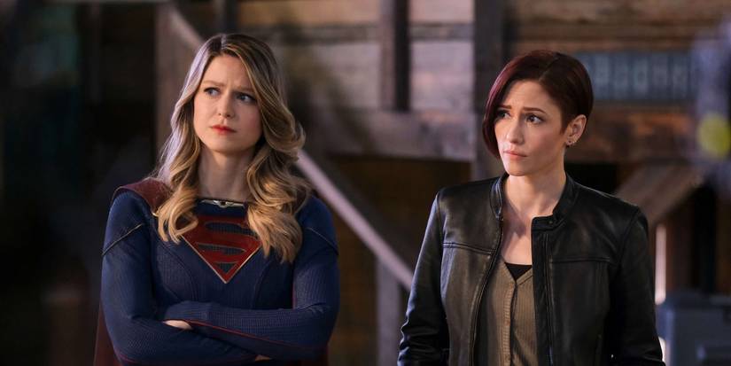Kara (Melissa Benoist) and Alex (Chyler Leigh) side by side on 'Supergirl'