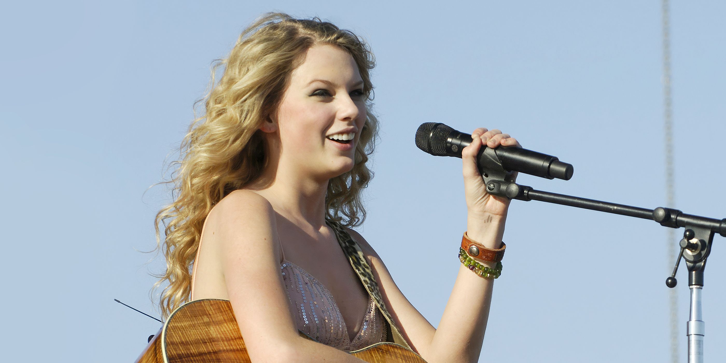 Taylor Swift's Most Unexpected Live Performance Was With Classic Rock Legends image