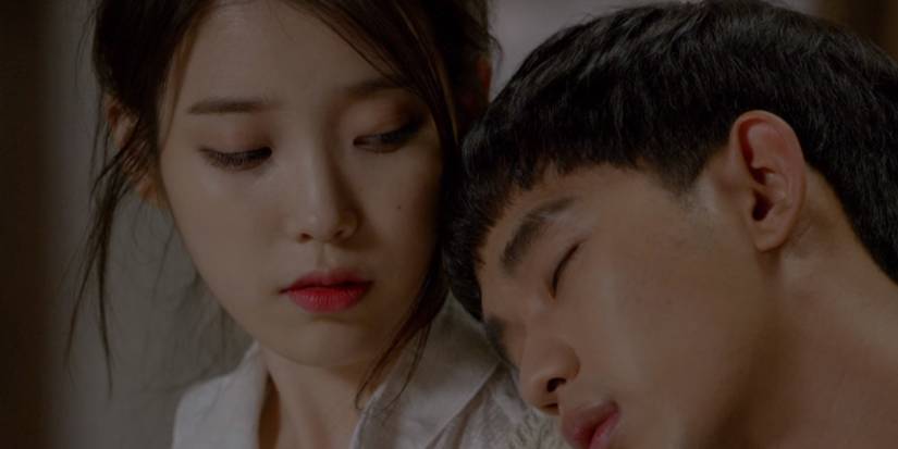 Kim Soo-hyun sleeping on IU's shoulder in The Producers