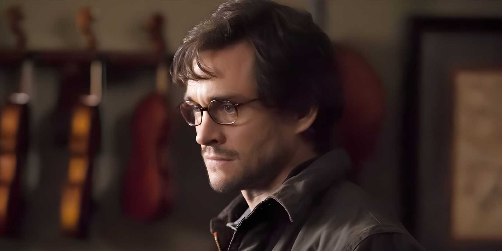 Will Graham (Hugh Dancy) in glasses in Hannibal.
