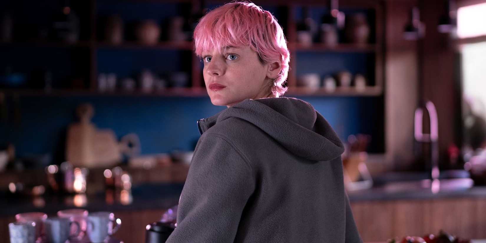 Emma Corrin as amateur sleuth Darby Hart in A Murder at the End of the World
