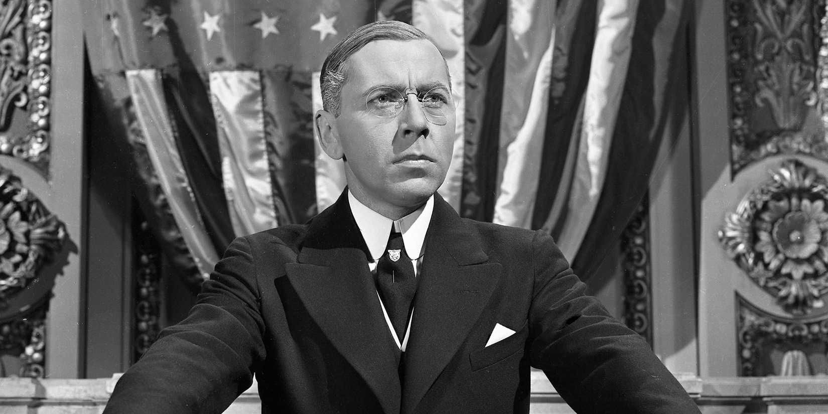 Alexander Knox as Woodrow Wilson giving a speech in 'Wilson' (1944)