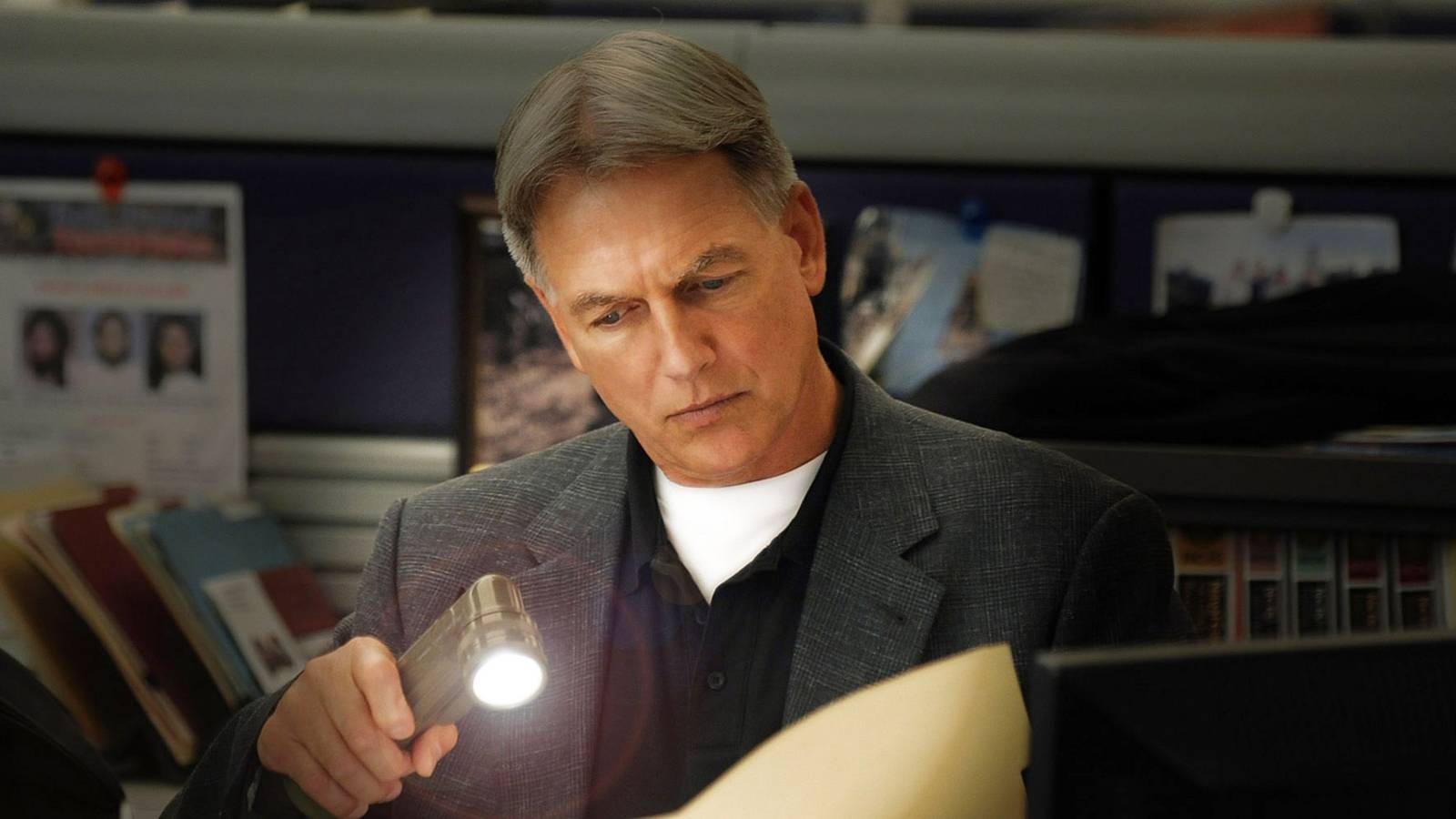 Mark Harmon Officially Returns as Gibbs for New NCIS Season Mark Harmon Officially Returns as Gibbs for New NCIS Season