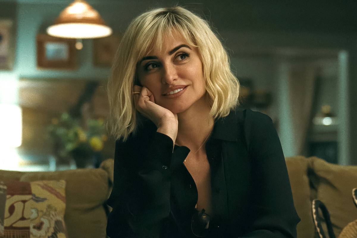 The Invite movie cast ensemble featuring Edward Norton and Penelope Cruz
