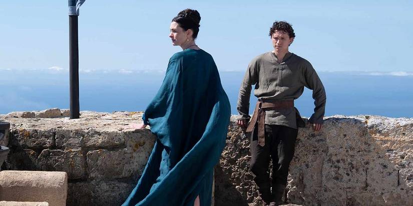 Penelope (Anne Hathaway) and Telemachus (Tom Holland) in 'The Odyssey'