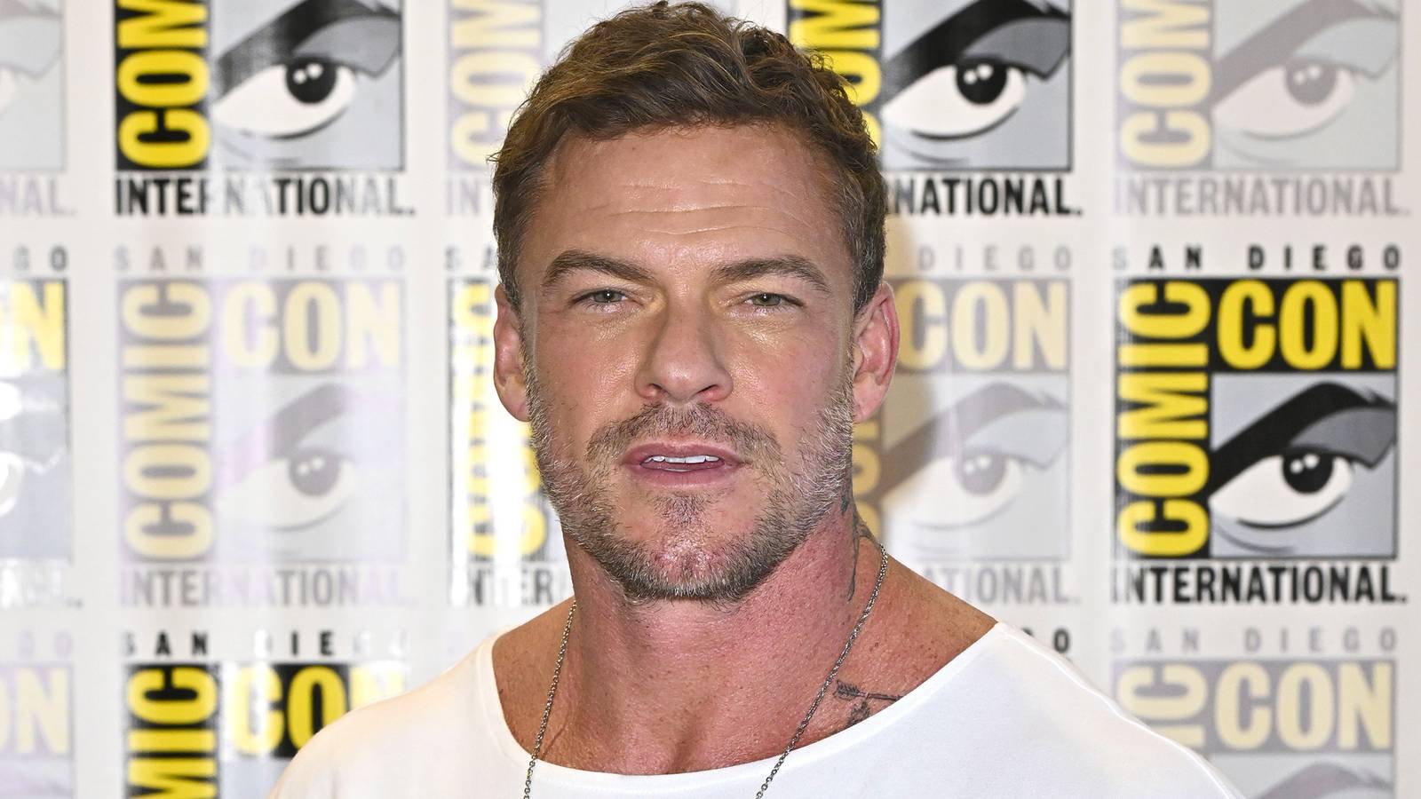 Alan Ritchson on the red carpet