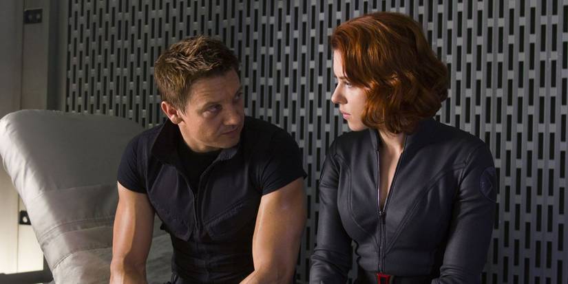 Clint Barton aka Hawkeye (Jeremy Renner) and Natasha Romanoff aka Black Widow (Scarlett Johansson) in 'Avengers'