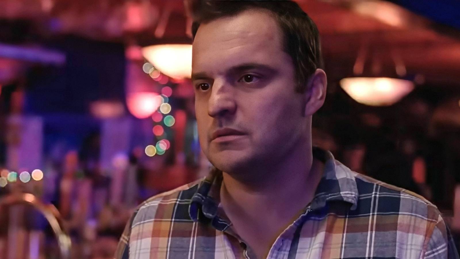 ‘The Sun Never Sets’ Sneak Peek: Jake Johnson in Age-Gap Love Triangle