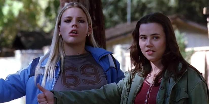 Busy Philipps and Linda Cardelini in 'Freaks and Geeks'