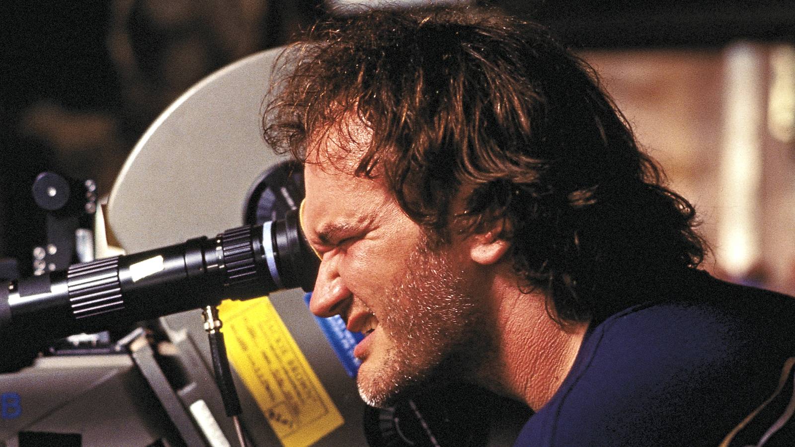Quentin Tarantino on the set of Jackie Brown