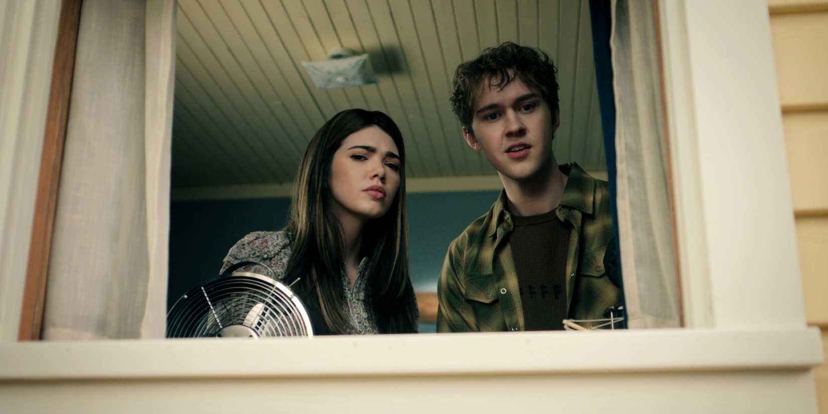 Alisha Newton as Erin and Connor Stanhope as Danny in Season 3 of 'My Life with the Walter Boys.'
