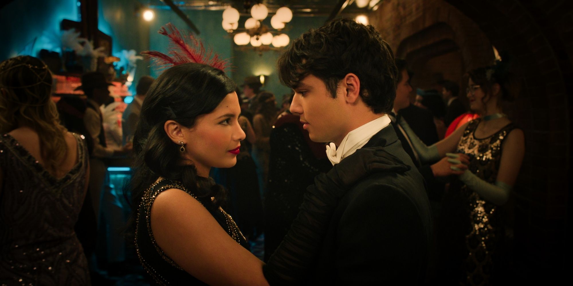 Nikki Rodriguez as Jackie and Naveen Paddock a Eliot in Season 3 of 'My Life with the Walter Boys.'