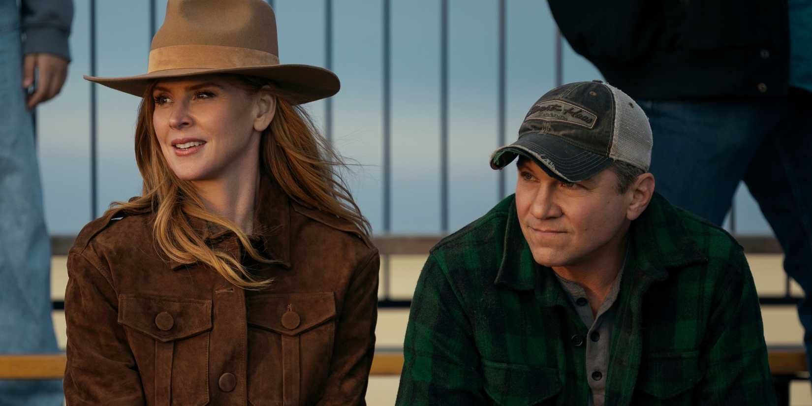 Sarah Rafferty and Marc Blucas as Sarah and George Walter on Season 3 of 'My Life with the Walter Boys.'