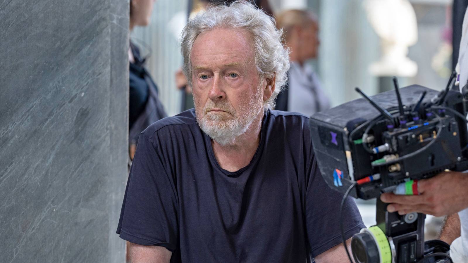 Ridley Scott's New Sci-Fi Thriller Is Officially Making People Read Again
