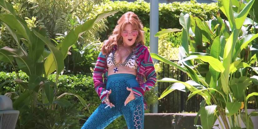 Isla Fisher in Spa Weekend
