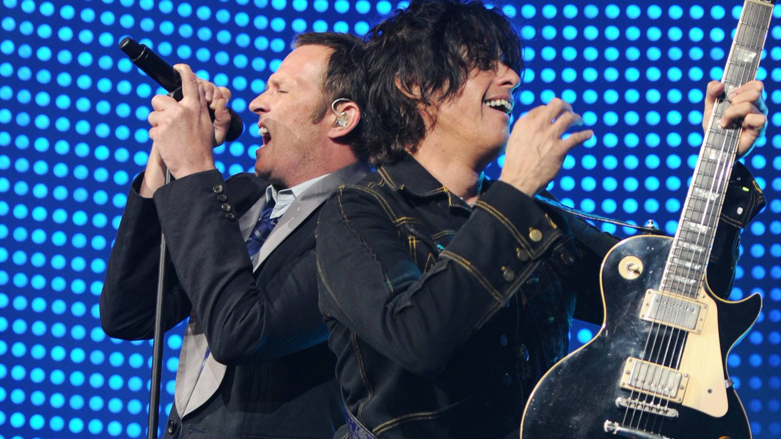 How This Unforgettable '90s Grunge Band Went From Hated to Huge