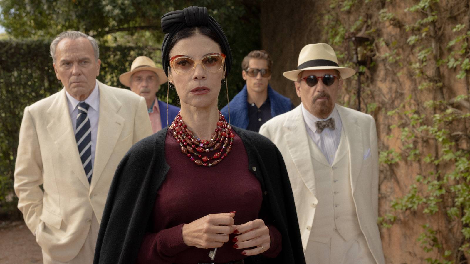 Forget ‘Knives Out’, Netflix’s 4-Part Murder Mystery Is Officially a Global Streaming Smash Forget ‘Knives Out’, Netflix’s 4-Part Murder Mystery Is Officially a Global Streaming Smash