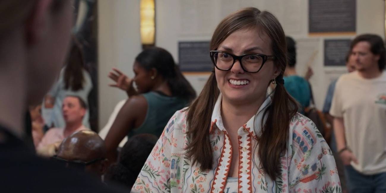 Becca King (Tal Anderson) smiling in 'The Pitt' Season 2.