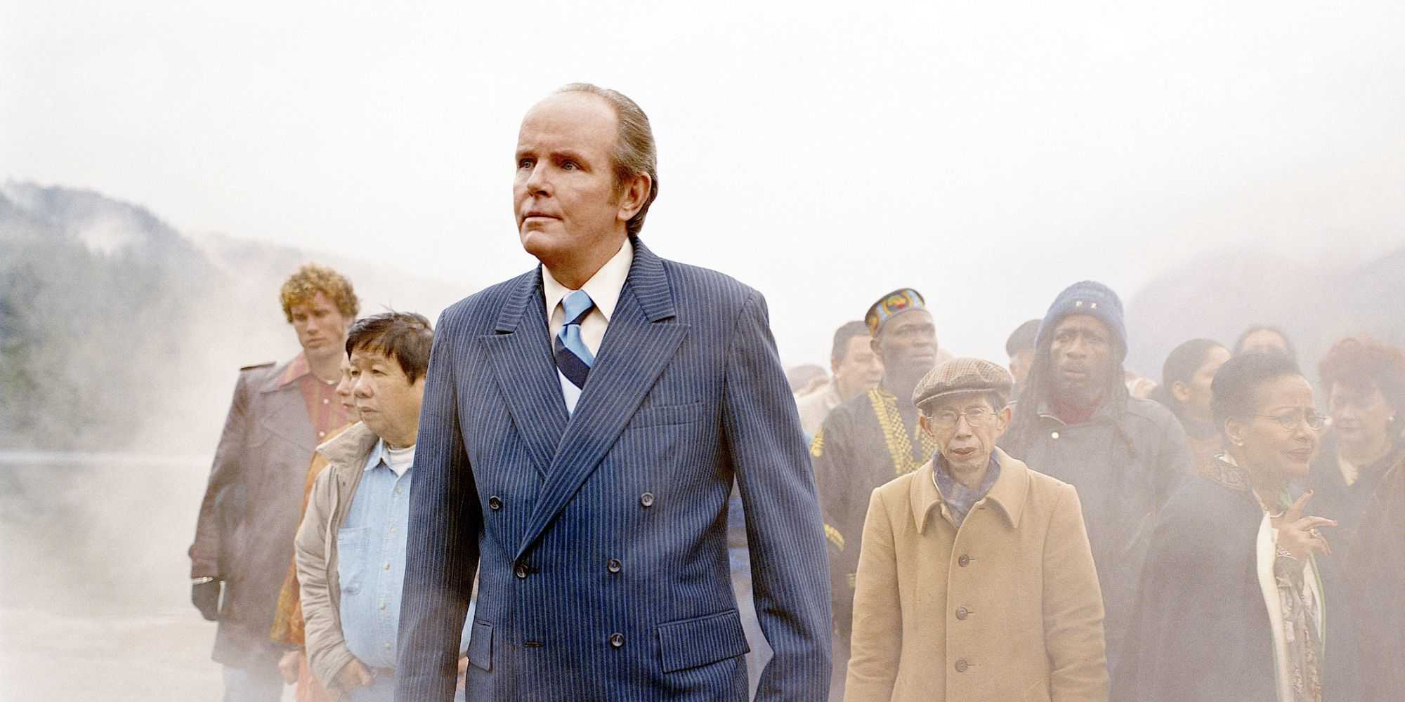 Michael Moriarty in a misty crowd of people on The 4400.