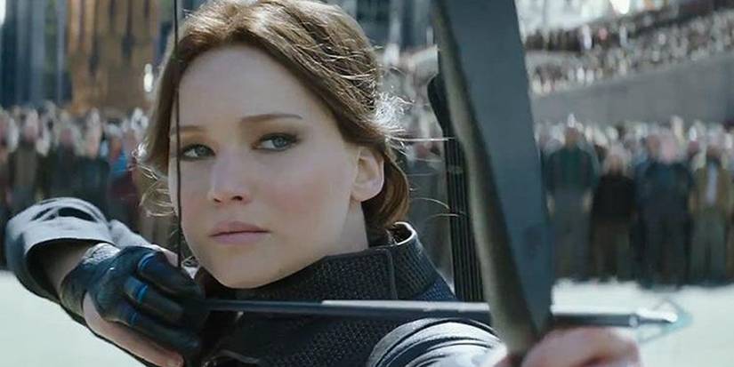Jennifer Lawrence as Katniss Everdeen in Mockingjay: Part 2 (2015).