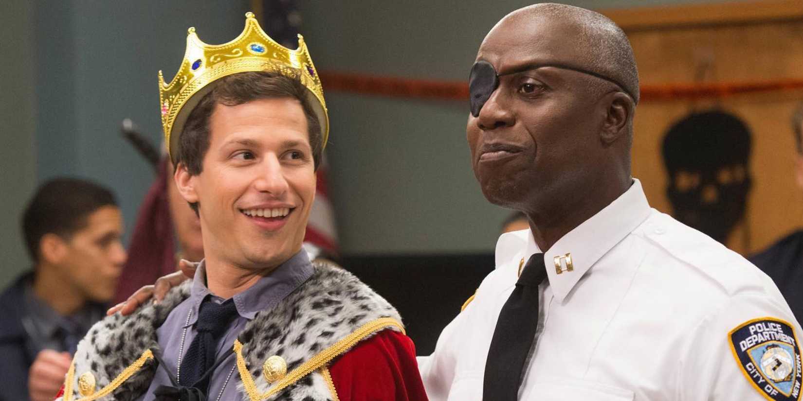 Jake Peralta (Andy Samberg) and Raymond Holt (Andre Braugher) at the end of the heist in the first "Halloween" episode of 'Brooklyn Nine-Nine'