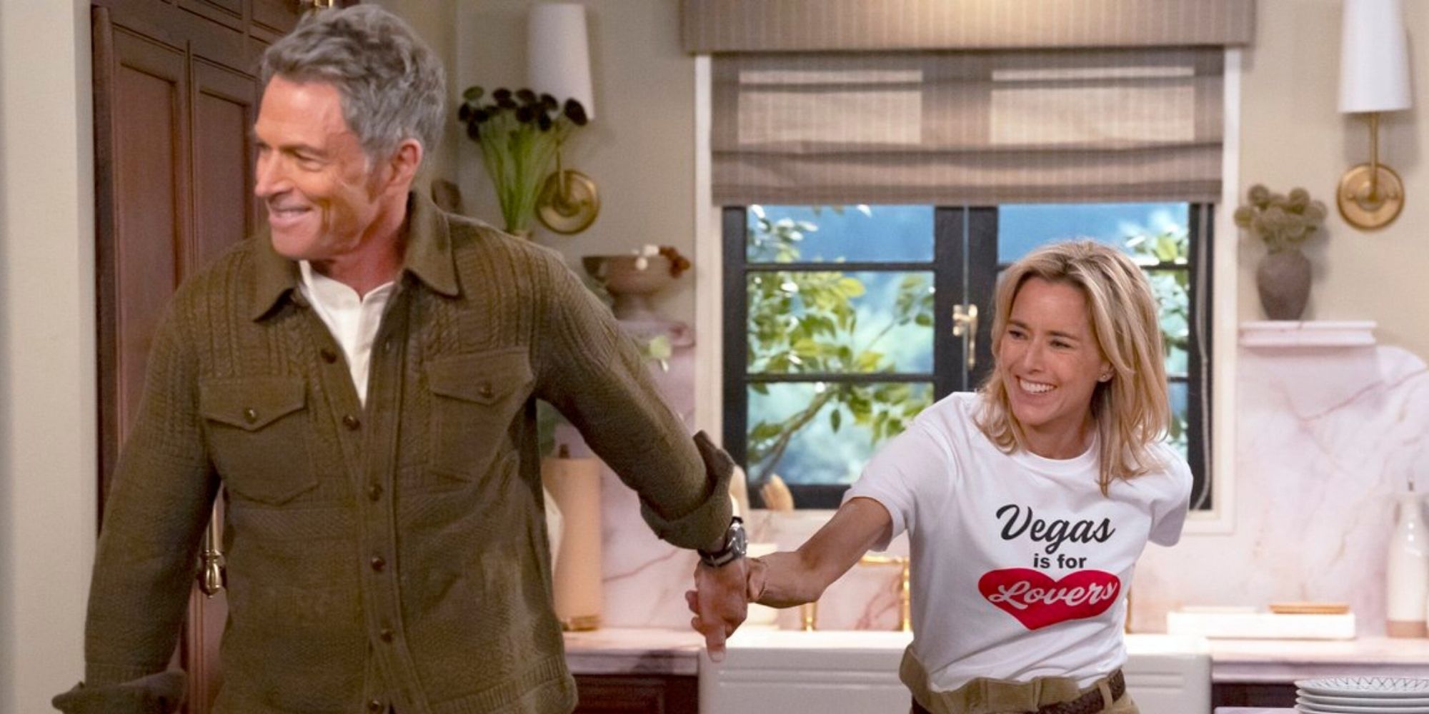 Téa Leoni & Tim Daly Officially Return to Network TV in First 'Newlyweds' Images
